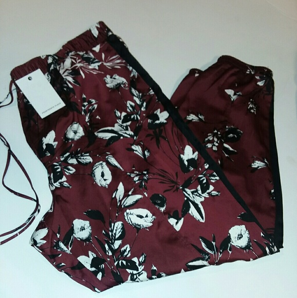 Fourteenth Place Pants - Women pants joggers.